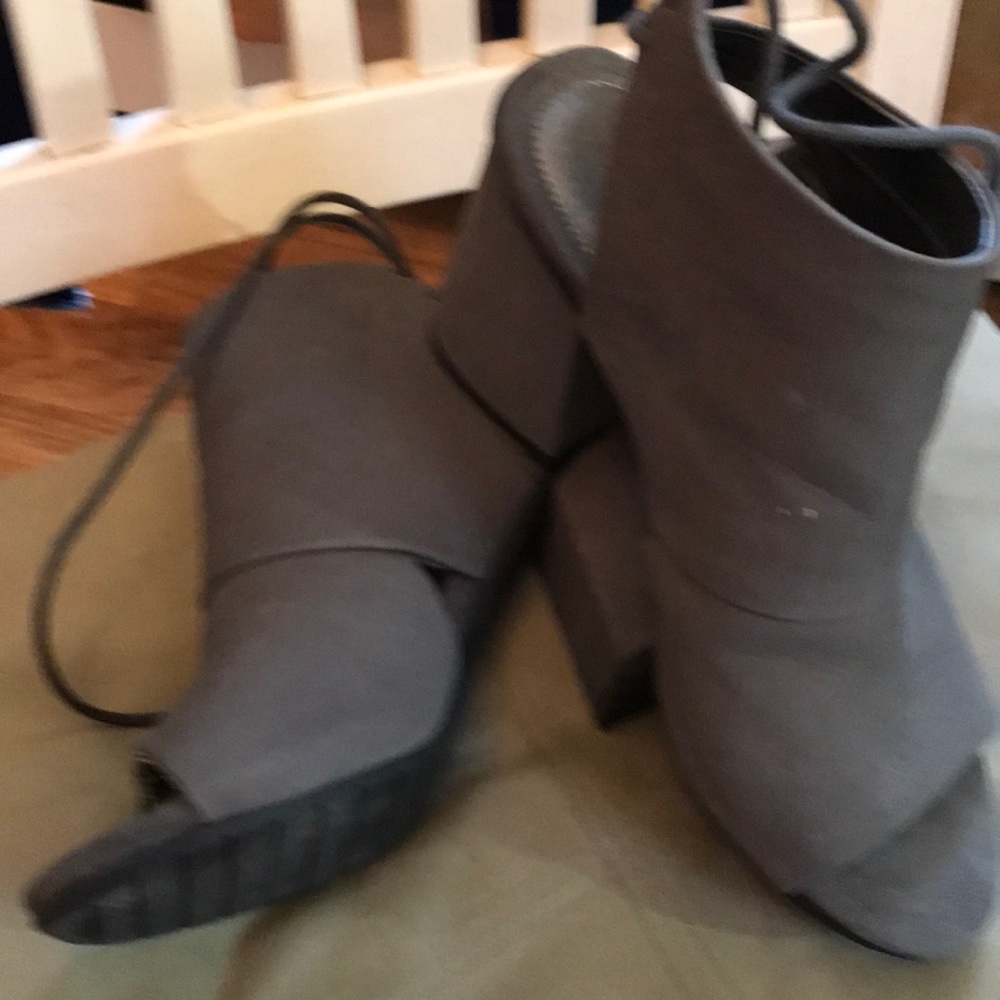 Shoes with tassels never worn KENNETH COLE